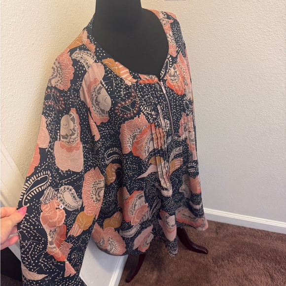 2 FOR $20 AVENUE Blue Orange Floral Semi Sheer Tunic Top Blouse 30/32 4X - Picture 2 of 9